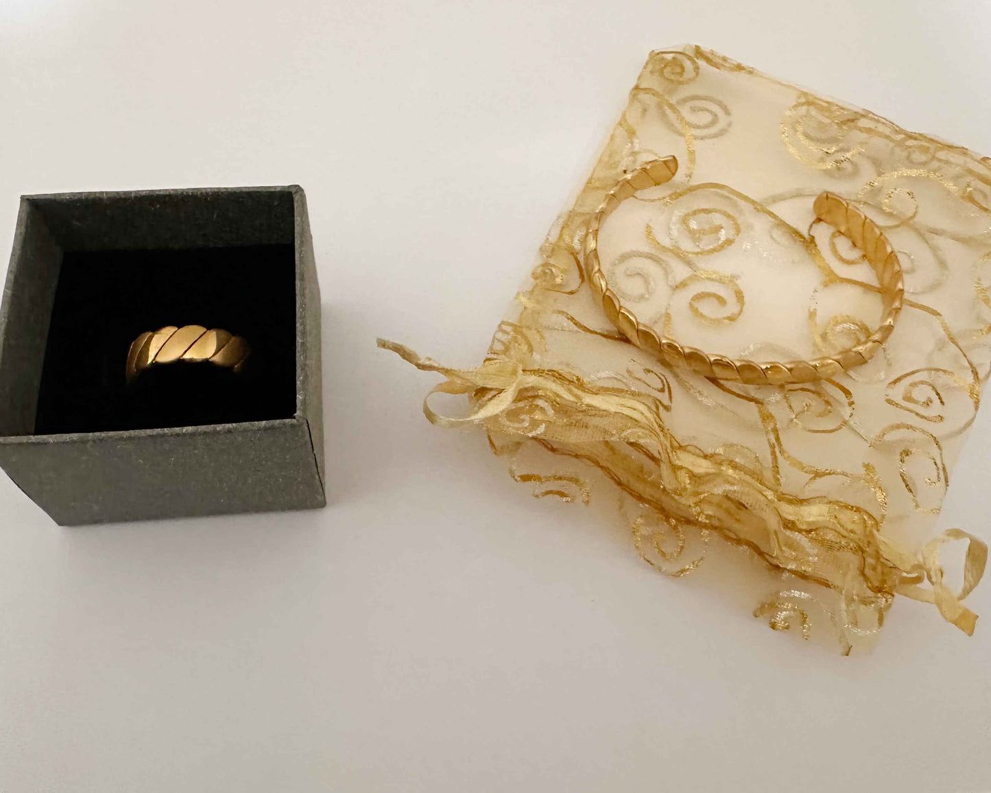 Ring and bracelet gift box
