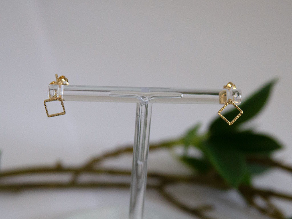 boucles d'oreilles puces en forme de carré