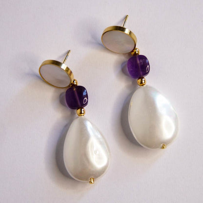 boucles d'oreilles nacrée avec perle et gemme améthyste 