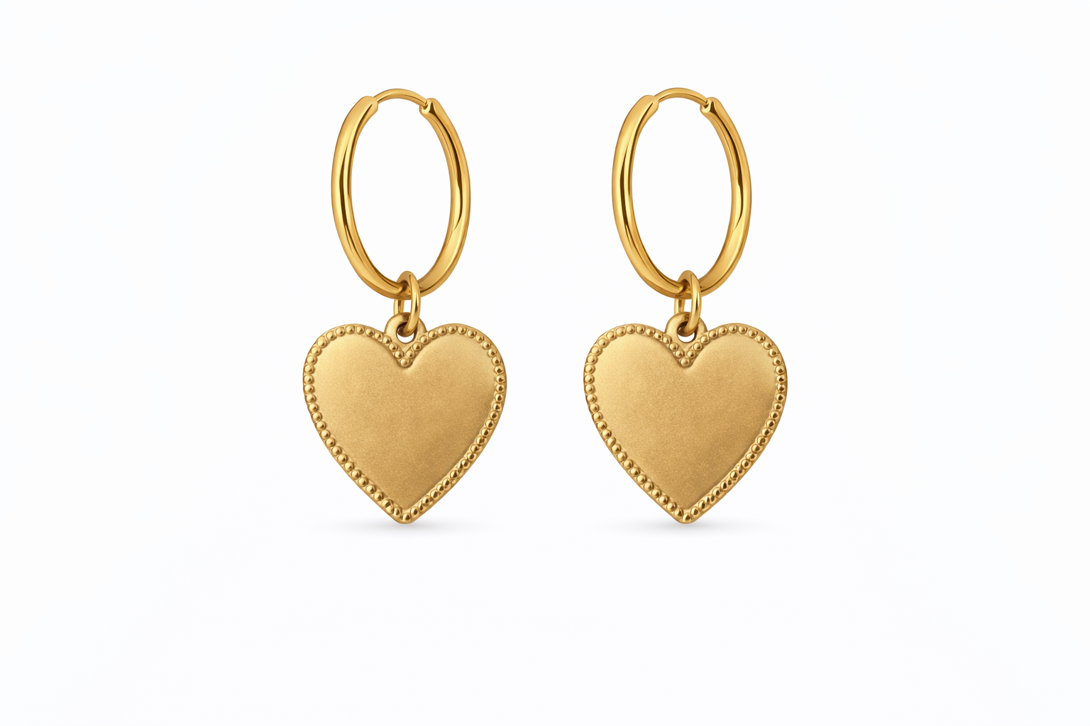 Boucles d’oreilles créoles dorées avec pendentif cœur en acier inoxydable – bijou élégant femme Lidiar Collection