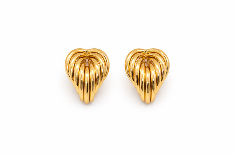 Boucles d’oreilles dorées en forme de feuille en acier inoxydable – Lidiar Collection