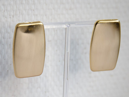 Boucles d’oreilles rectangulaires dorées minimalistes, design géométrique élégant – Lidiar Collection