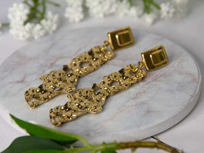 Boucles d'oreilles dorées effet martelé texturé en acier inoxydable - Modèle Siné par Lidiar Collection