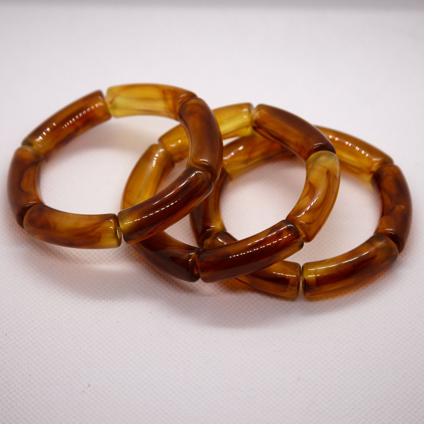 3 Bracelets en résine effet ambre marron et miel, design élégant et moderne – Lidiar Collection